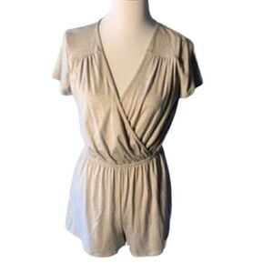 🆕 One Clothing | Gray Romper size M
